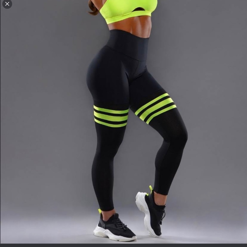 Bombshell sportswear leggings neon  excellent condition worn once